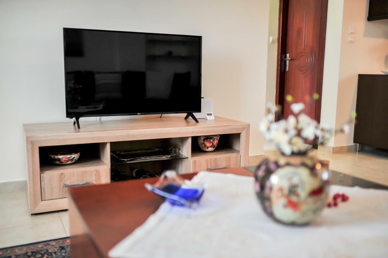 פרבזה Eleni Luxury Apartment מראה חיצוני תמונה